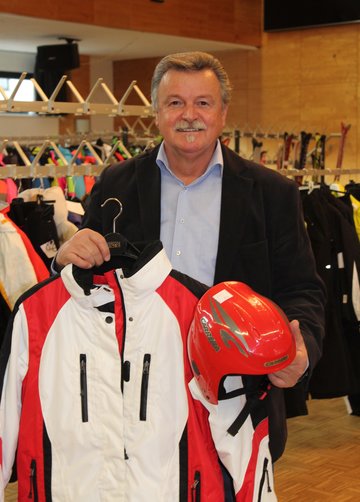 Stadtrat Klaus Trampitsch organisiert die Wintersportbörse in Althofen (Foto: Stadtgemeinde Althofen)