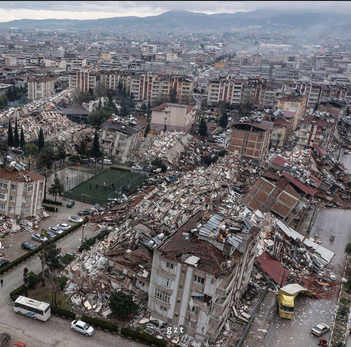 Erdbebenkatastrophe: Schlimme Fotos erreichten die Familie Akbulut aus in ihrer Heimatregion (Foto: Mehmet Akbulut)